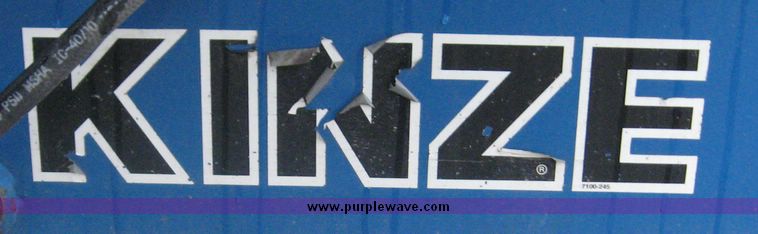 image for item 6399 2006 Kinze 3600 16-31 twin line edge vac planter