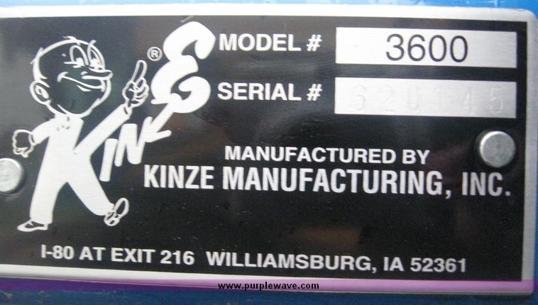 image for item 6399 2006 Kinze 3600 16-31 twin line edge vac planter