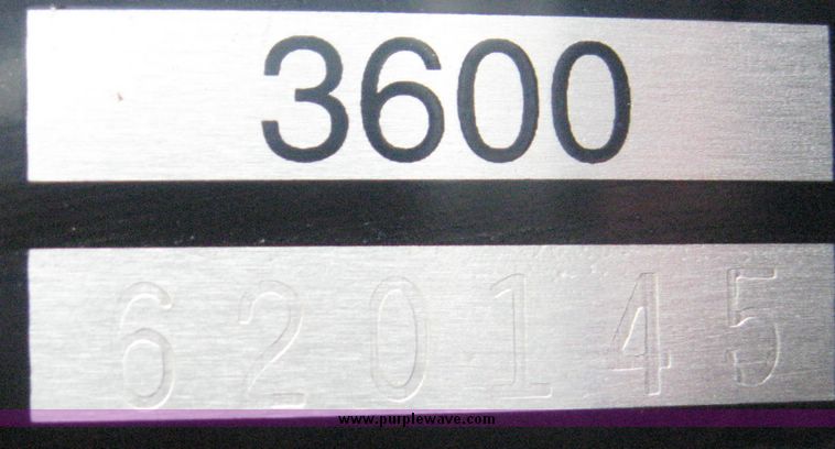 image for item 6399 2006 Kinze 3600 16-31 twin line edge vac planter