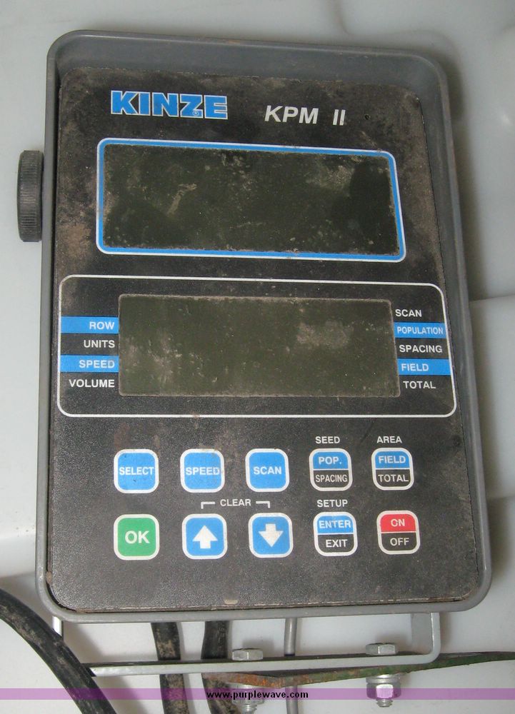 image for item 6399 2006 Kinze 3600 16-31 twin line edge vac planter