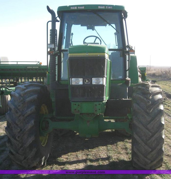 image for item 6832 1993 John Deere 7600 MFWD tractor