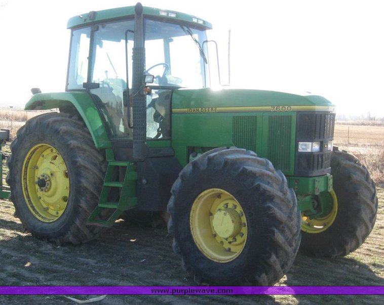 image for item 6832 1993 John Deere 7600 MFWD tractor