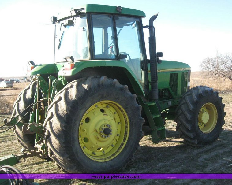 image for item 6832 1993 John Deere 7600 MFWD tractor