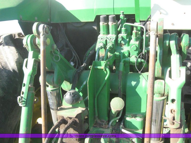 image for item 6832 1993 John Deere 7600 MFWD tractor