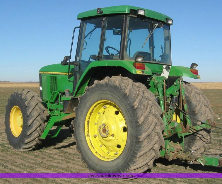 image for item 6832 1993 John Deere 7600 MFWD tractor