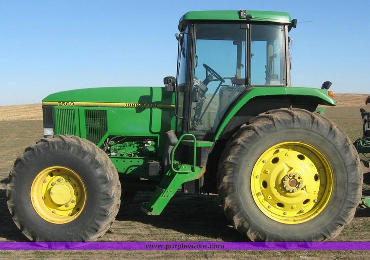 image for item 6832 1993 John Deere 7600 MFWD tractor