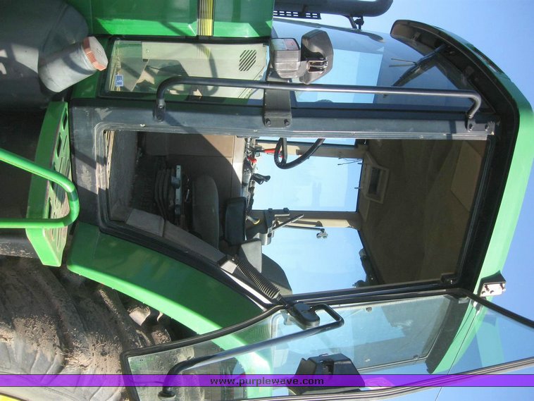 image for item 6832 1993 John Deere 7600 MFWD tractor