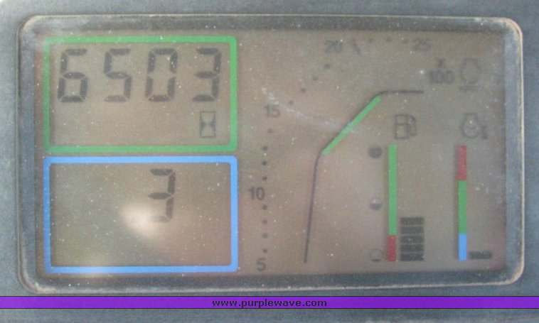 image for item 6832 1993 John Deere 7600 MFWD tractor