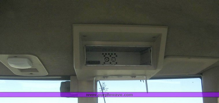 image for item 6832 1993 John Deere 7600 MFWD tractor