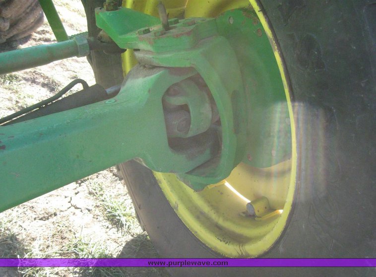image for item 6832 1993 John Deere 7600 MFWD tractor