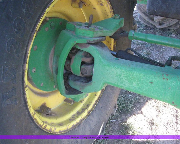 image for item 6832 1993 John Deere 7600 MFWD tractor