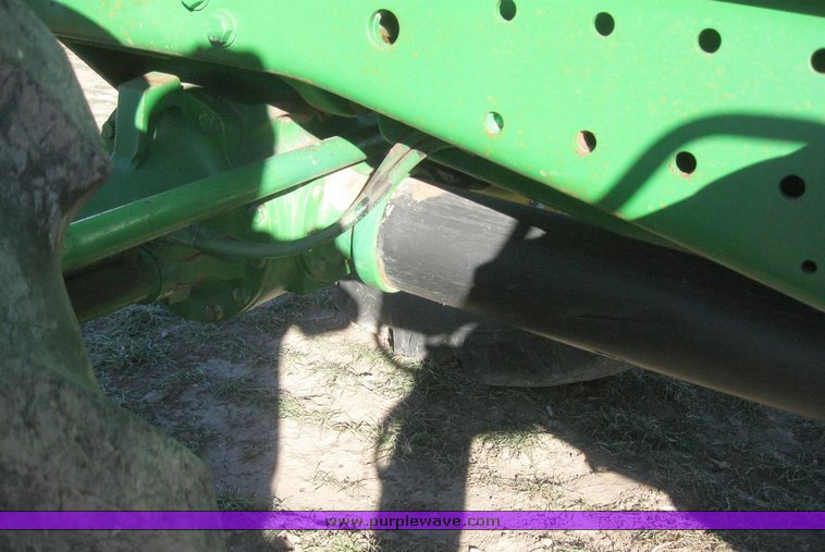 image for item 6832 1993 John Deere 7600 MFWD tractor