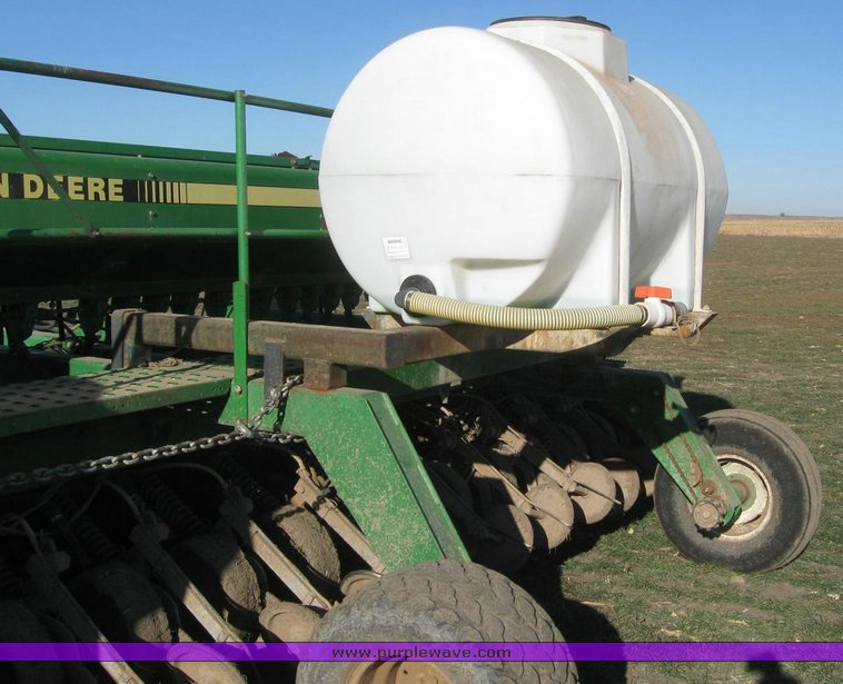 image for item 6833 John Deere 750 disc drill