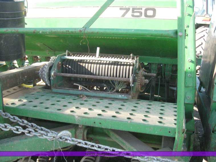 image for item 6833 John Deere 750 disc drill