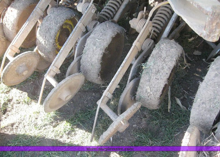 image for item 6833 John Deere 750 disc drill