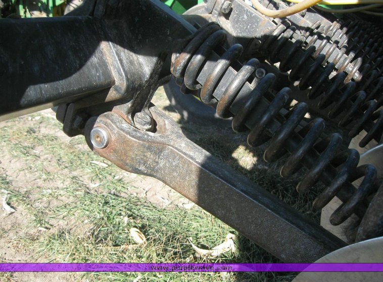 image for item 6833 John Deere 750 disc drill