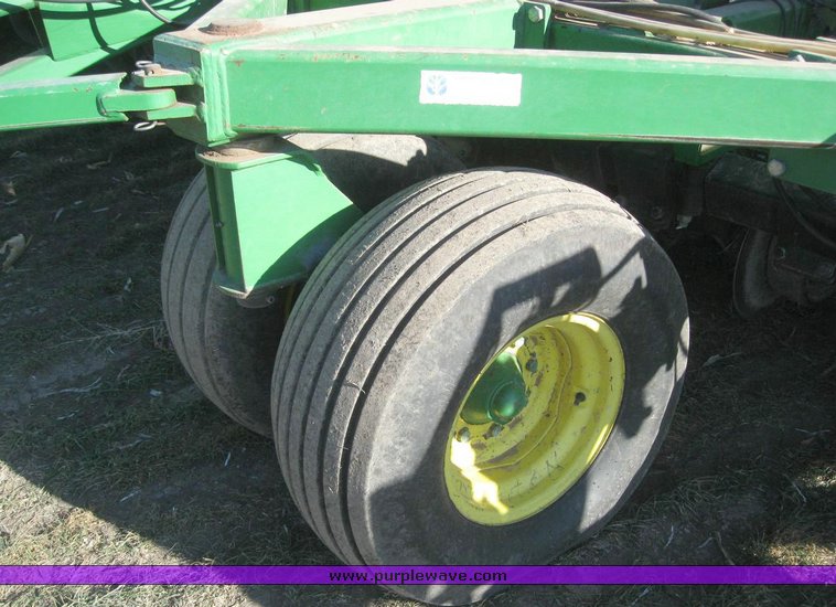 image for item 6833 John Deere 750 disc drill