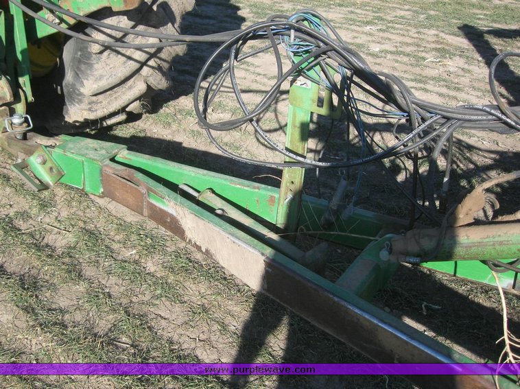 image for item 6833 John Deere 750 disc drill