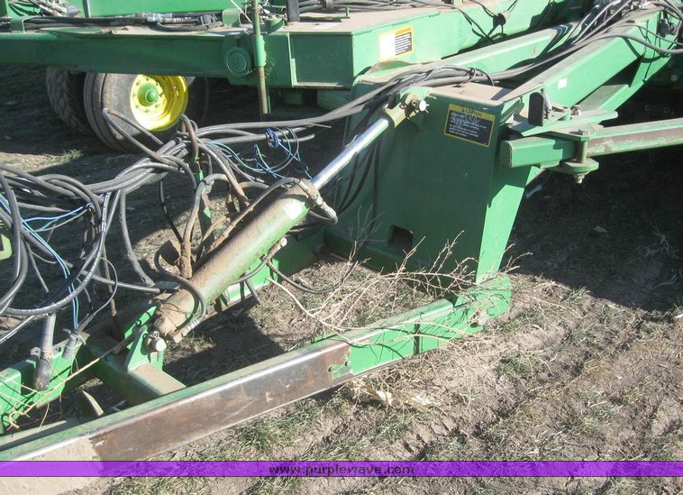 image for item 6833 John Deere 750 disc drill