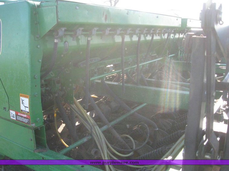 image for item 6833 John Deere 750 disc drill