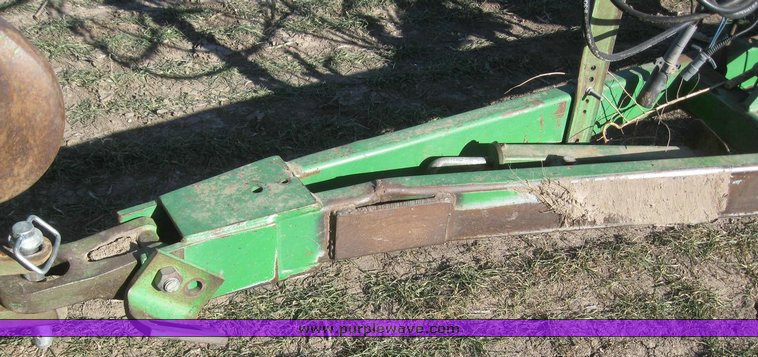 image for item 6833 John Deere 750 disc drill