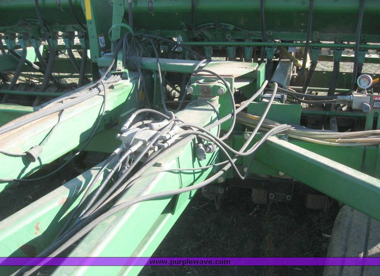 image for item 6833 John Deere 750 disc drill