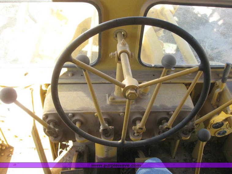 image for item 6834 Caterpillar motorgrader