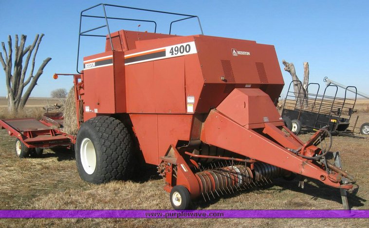 image for item 6836 1996 Hesston 4900 large square baler