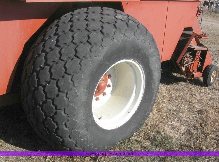 image for item 6836 1996 Hesston 4900 large square baler