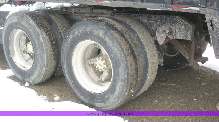 image for item 7695 1979 International semi truck