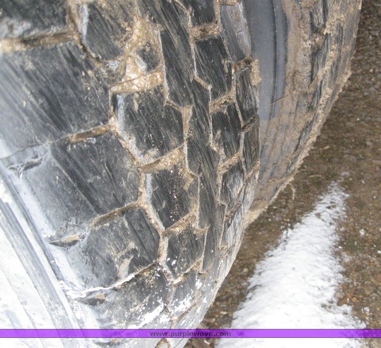 image for item 7695 1979 International semi truck