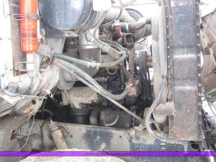 image for item 7695 1979 International semi truck