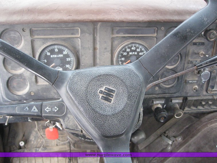 image for item 7695 1979 International semi truck