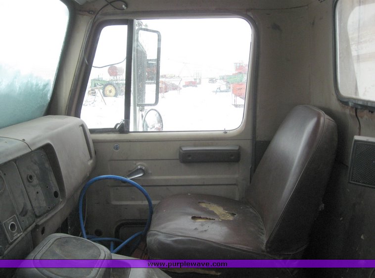 image for item 7695 1979 International semi truck