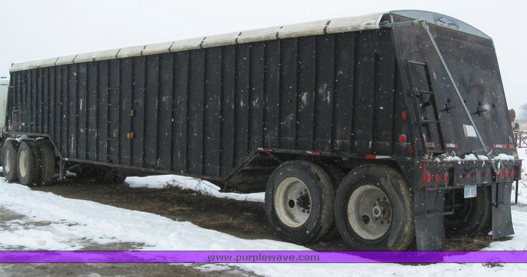 image for item 7696 1974 Cornhusker 800 38' grain trailer