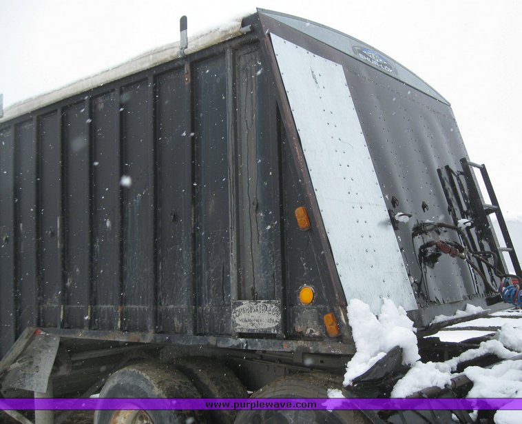 image for item 7696 1974 Cornhusker 800 38' grain trailer