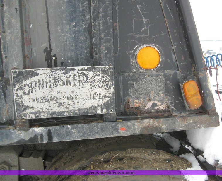 image for item 7696 1974 Cornhusker 800 38' grain trailer