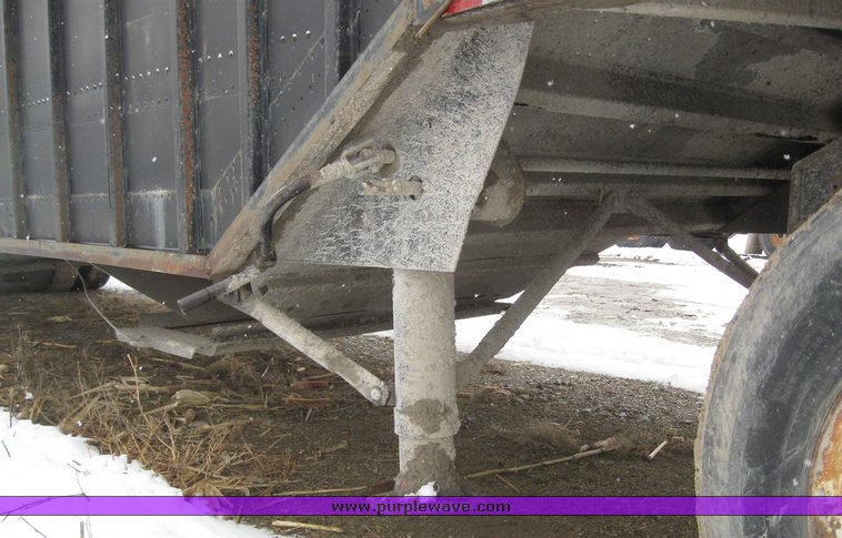 image for item 7696 1974 Cornhusker 800 38' grain trailer