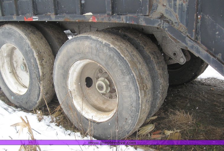 image for item 7696 1974 Cornhusker 800 38' grain trailer