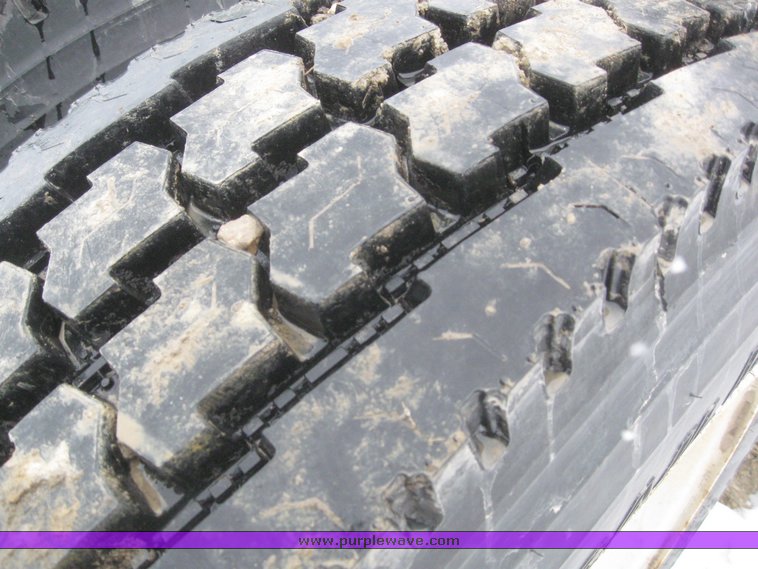 image for item 7698 1994 Freightliner Conventional FLD120 semi truck