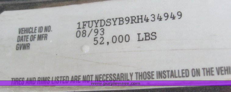 image for item 7698 1994 Freightliner Conventional FLD120 semi truck