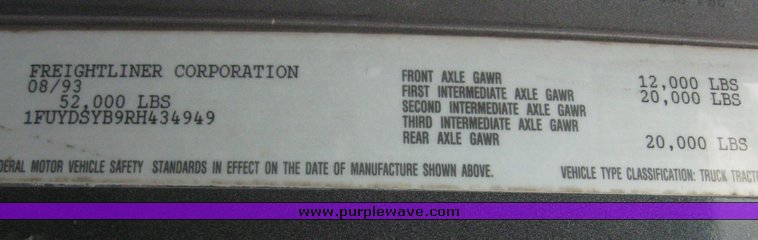 image for item 7698 1994 Freightliner Conventional FLD120 semi truck