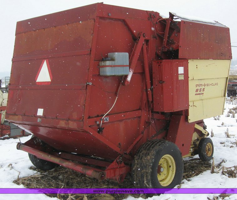 image for item 7701 1984 New Holland 855 round baler