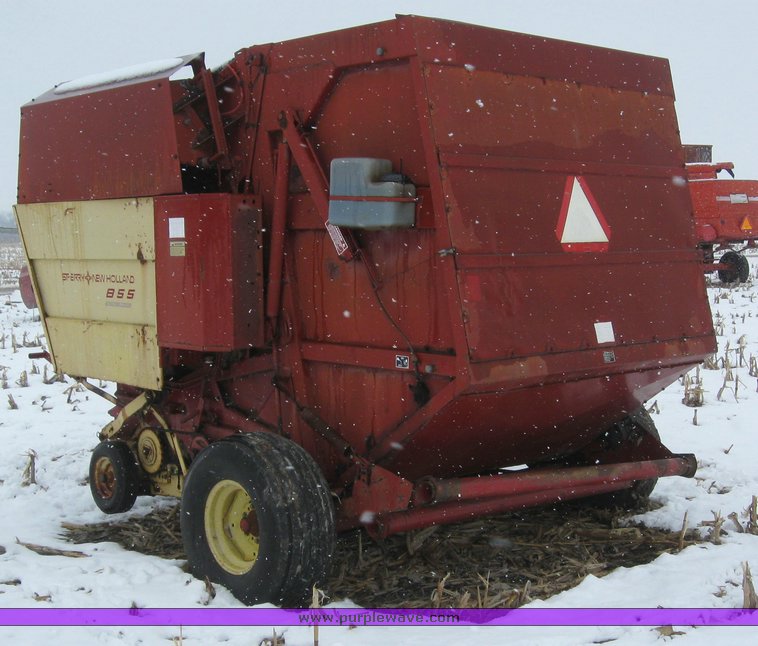 image for item 7701 1984 New Holland 855 round baler
