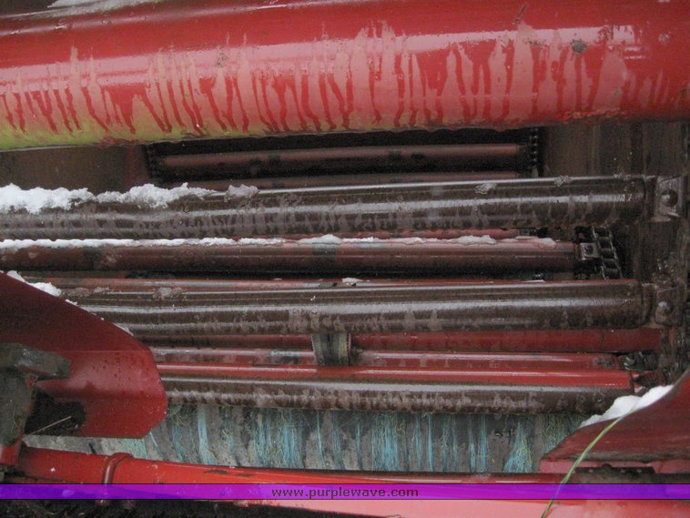 image for item 7701 1984 New Holland 855 round baler