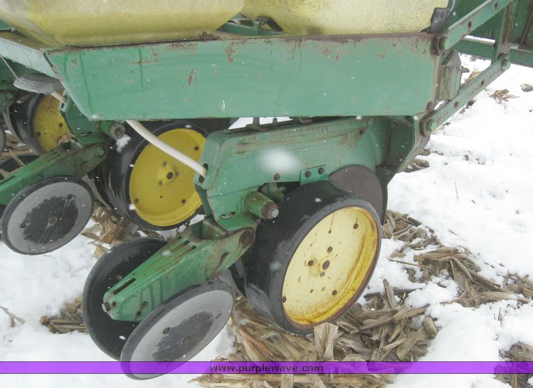 image for item 7704 John Deere 7000 six row planter