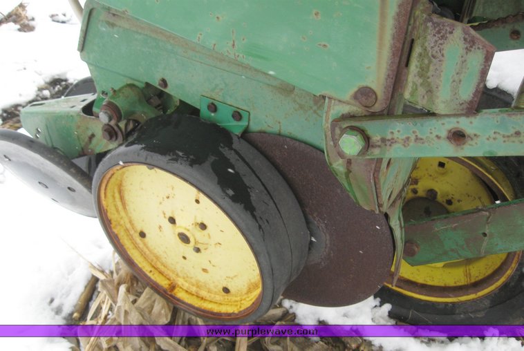 image for item 7704 John Deere 7000 six row planter
