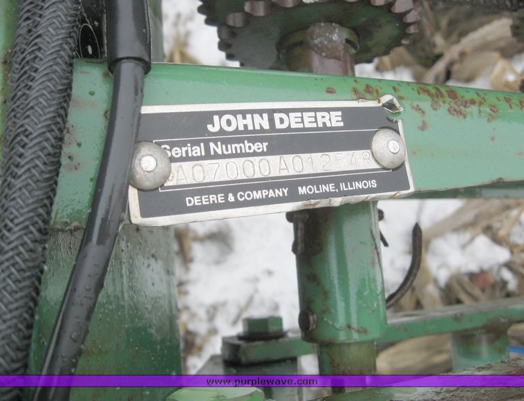 image for item 7704 John Deere 7000 six row planter