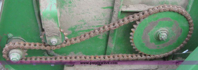 image for item 7723 1993 John Deere 920 flex platform