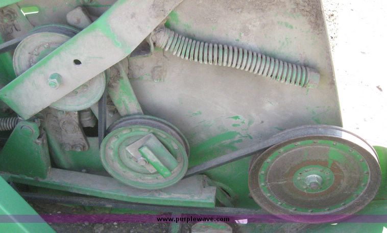 image for item 7723 1993 John Deere 920 flex platform